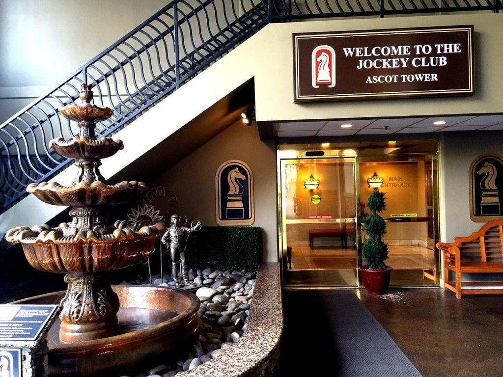Jockey Resort Suites Center Strip Las Vegas Exteriér fotografie